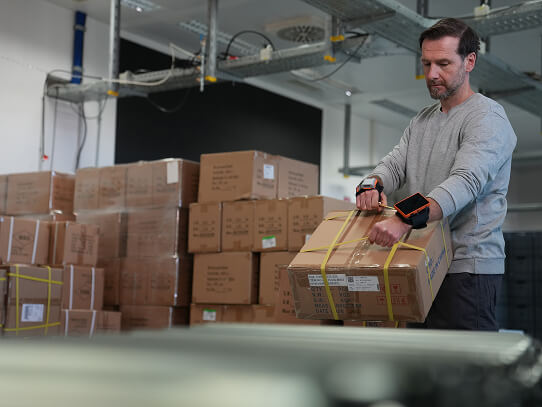 ProGlove industry solution - Regale bestücken, bevor die Türen öffnen